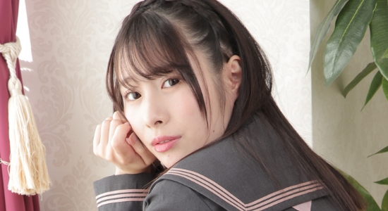 松井日奈子 黒パンストなセーラー服画像