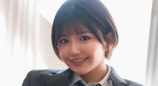 南あみ 黒ストッキングなブレザー制服画像