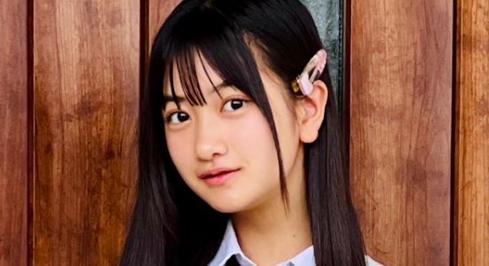 上村佳里奈 紺色ソックスなプリスカ制服画像