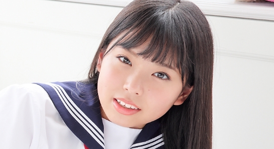 川野りあ 紺色ハイソックスなセーラー服画像