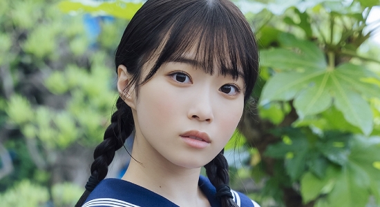 岸みゆ 白ソックスなセーラー服画像2