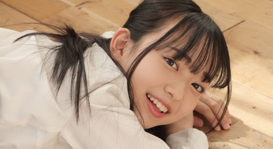 入間ゆい 四つん這いパンモロな制服画像