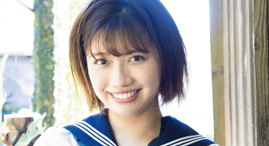 石原希望 紺色ハイソックスなセーラー服画像