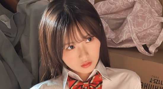 泉ももか 紺色ハイソックスなプリスカ制服画像