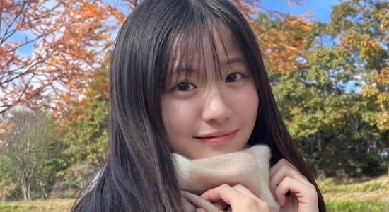 永岡ゆきね 白いスカーフのセーラー服画像
