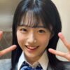 輝星きら ダブルピースをしているプリスカ制服画像