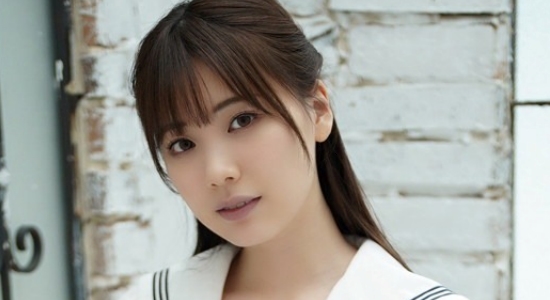 石川澪 白ソックスなセーラー服画像