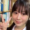 天宮花南 ピースしているジャンスカ制服画像