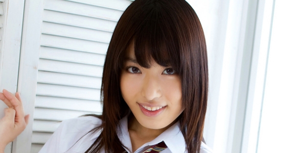 由愛可奈 黒ニーハイなチェック柄プリスカ制服画像