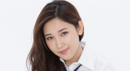 小島みゆ 紺色ハイソックスなプリスカ制服画像