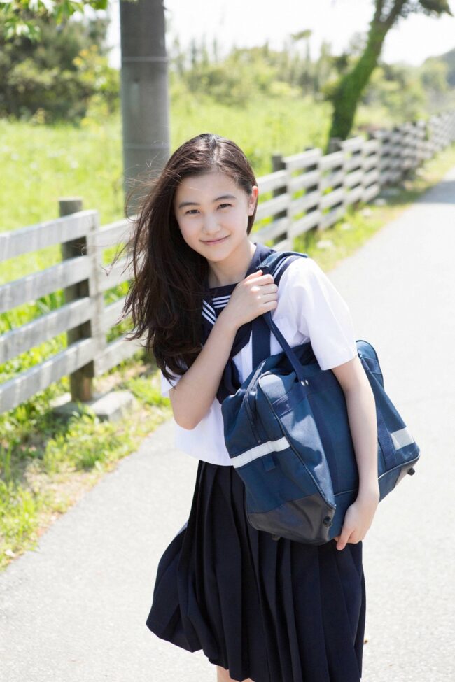 山口まゆ