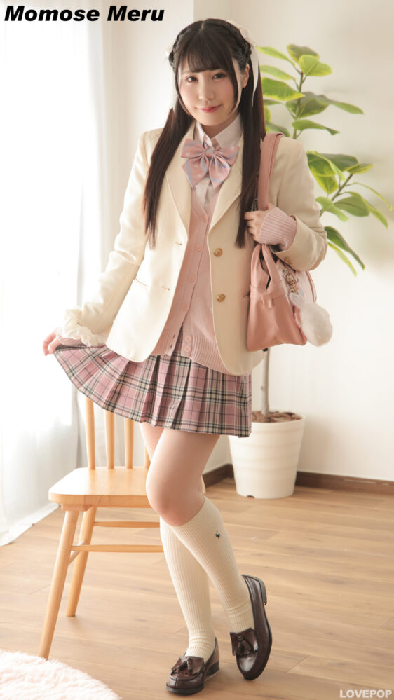 桃瀬める