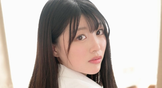 吉沢梨亜 挑発パンチラなプリスカ制服画像