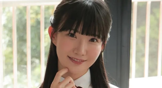 五百木いお 紺色ハイソックスなプリスカ制服画像