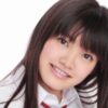山下奈々香 紺色ハイソックスなプリスカ制服画像