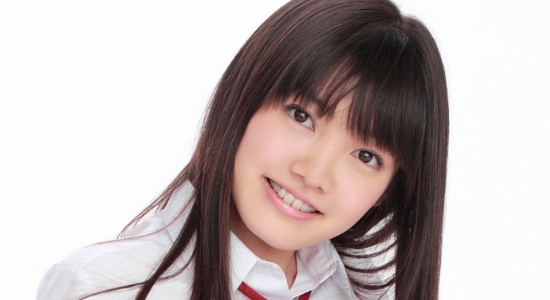 山下奈々香 紺色ハイソックスなプリスカ制服画像