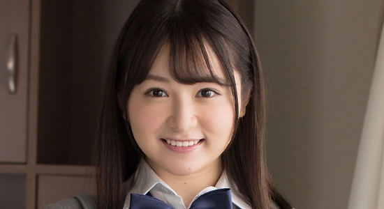平野もえ 紺色ハイソックスなプリスカ制服画像