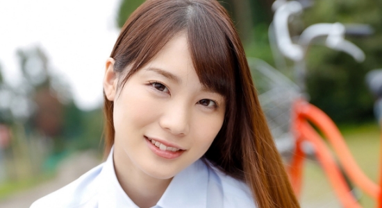 鈴村あいり 白ソックスなプリスカ制服画像