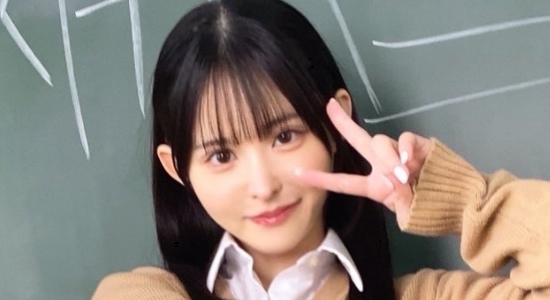山田鈴奈 白ハイソックスなプリスカ制服画像