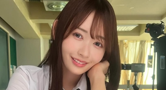 古川ほのか 紺色ハイソックスなプリスカ制服画像