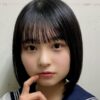 桐原美月 紺色スカーフの白セーラー服画像