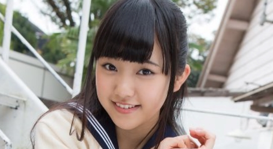 香月杏珠 白ハイソックスなセーラー服画像2