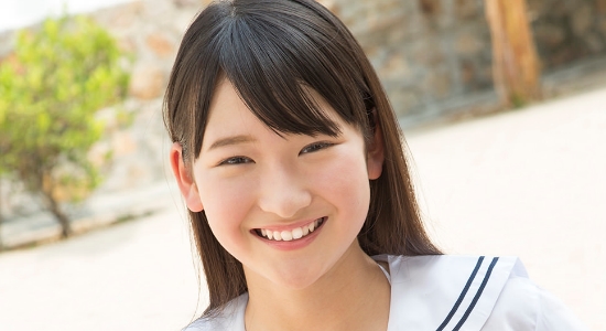 近藤あさみ 紺色ハイソックスなセーラー服画像