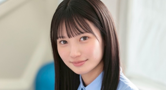榊原萌 チェック柄のリボンとプリスカの制服画像