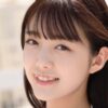 松山みなみ 紺色スカーフのセーラー服画像