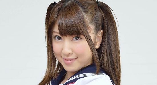 誉田みに 白ハイソックスなセーラー服画像