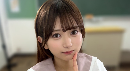 北岡果林 ラベンダーカラーのセーラー服画像