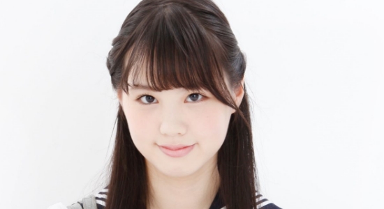 山崎水愛 紺色ハイソックスなセーラー服画像