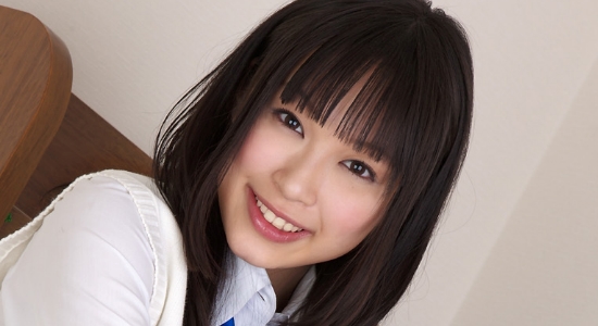 川上朝海 紺色ハイソックスなプリスカ制服画像