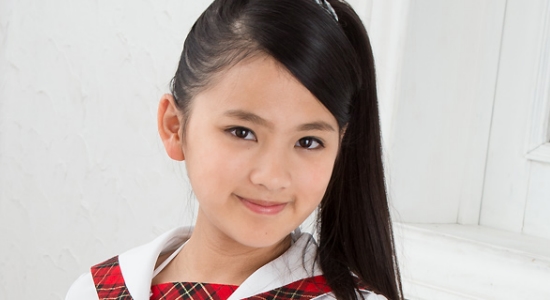 椿美衣奈 白ニーハイなセーラー服画像