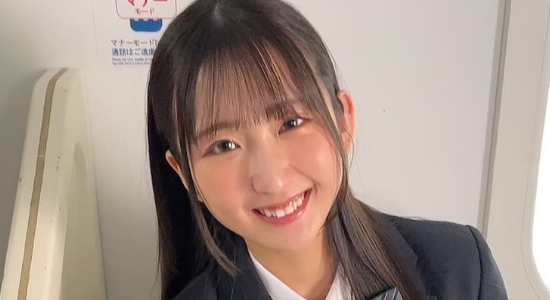 役野満里奈 紺色ブレザーなプリスカ制服画像
