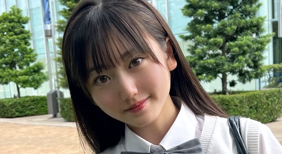 桜井菜名 紺色ソックスなプリスカ制服画像