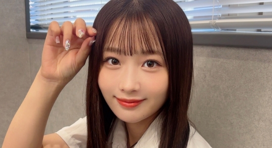 島田菜津美 太ももチラリなプリスカ制服画像