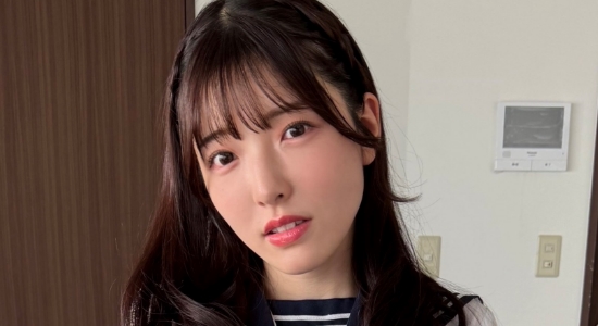 彩月七緒 白ソックスなセーラー服画像