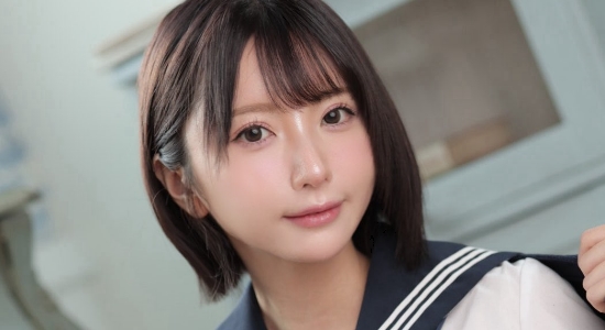 新妻ゆうか ルーズソックスなセーラー服画像