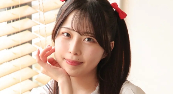 夏未ゆうか 黒ハイソックスなセーラー制服画像