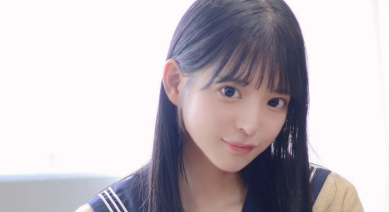 長野雅 赤いリボンのセーラー服画像