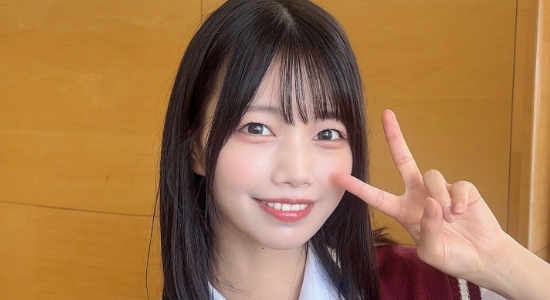 夏目綾 紺色ソックスなプリスカ制服画像