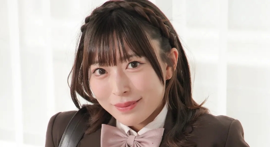 柚乃りか 白ハイソックスなブレザー制服画像