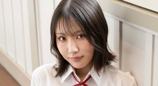 三園響子 バストがチラリなプリスカ制服画像