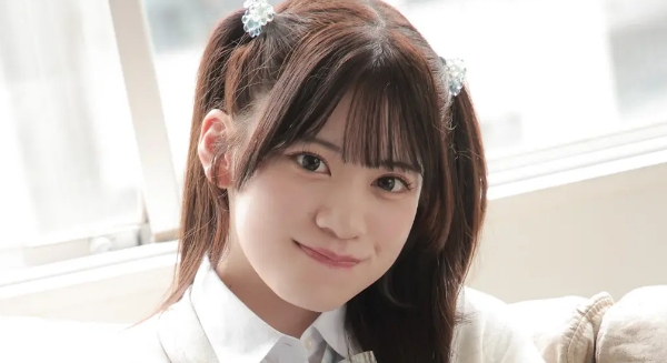 榎本みらの 白ハイソックスなプリスカ制服画像