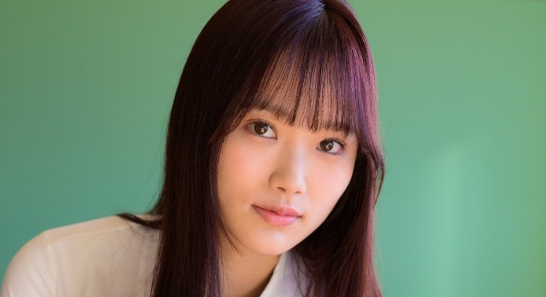 石川花音 白ソックスなプリスカ制服画像