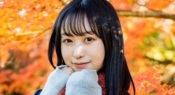 立川楓 紺色ソックスなプリスカ制服画像