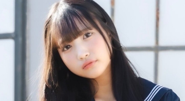 杏ゆり ルーズソックスなセーラー服画像