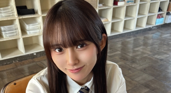 日比谷萌甘 ネクタイと紺色プリスカの制服画像