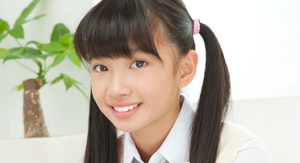 黒宮れい 白ハイソックスなプリスカ制服画像5